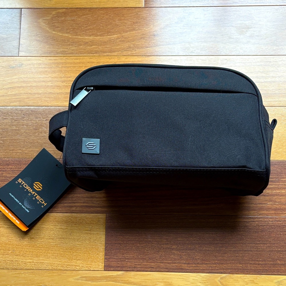 NWT Stormtech Black Men's Toiletry Bag